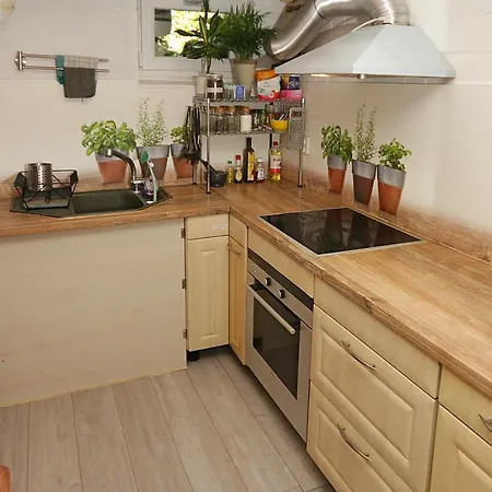 Cozy Souterrain-half-basement-apartment Included 2 Bicycles