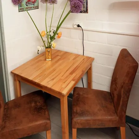 Cozy Souterrain-half-basement-apartment Included 2 Bicycles * Berlin